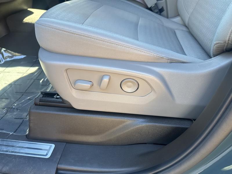 Chevrolet Silverado 1500 LT Crew Cab 2WD 2025