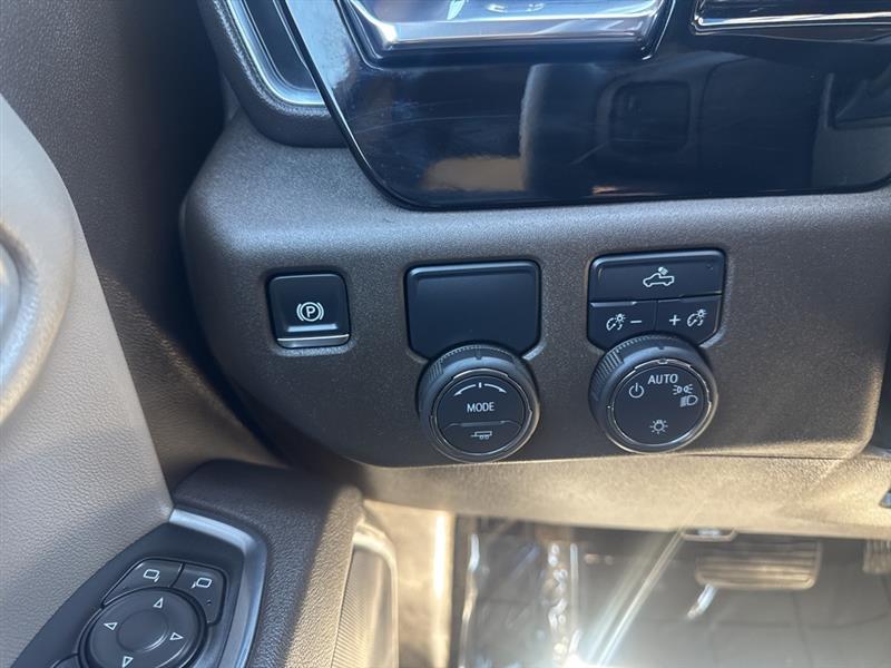 Chevrolet Silverado 1500 LT Crew Cab 2WD 2025