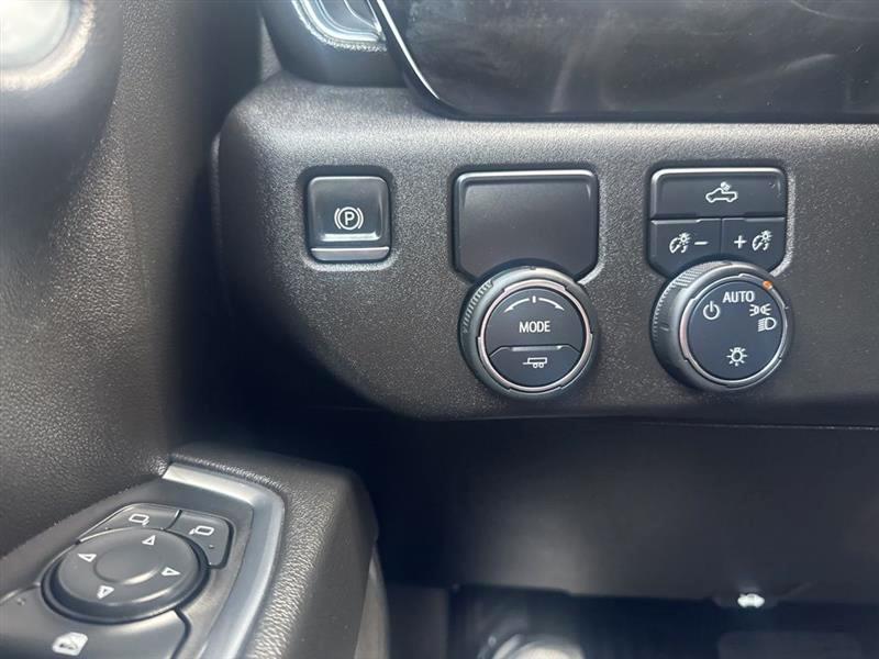 Chevrolet Silverado 1500 LT Crew Cab 2WD 2025