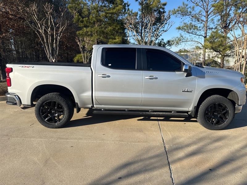 Chevrolet Silverado 1500 LT Crew Cab 4WD 2022
