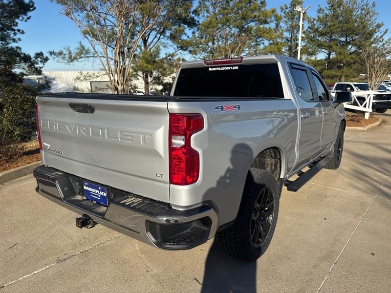 Chevrolet Silverado 1500 LT Crew Cab 4WD 2022