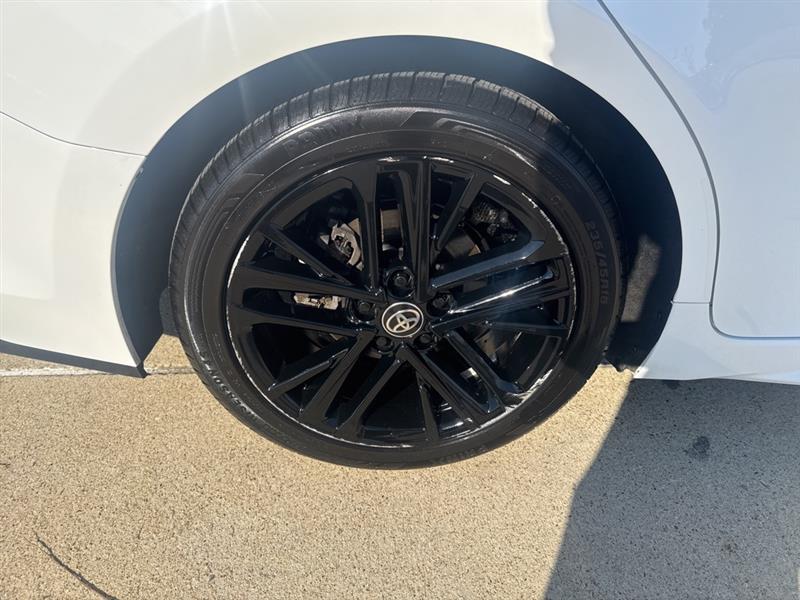 Toyota Camry Hybrid XLE 2025