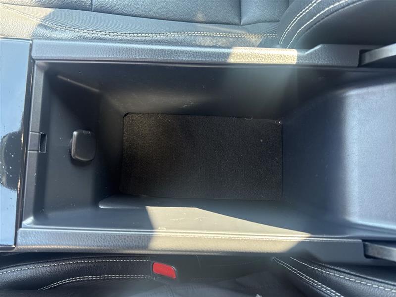 Toyota Camry Hybrid XLE 2025