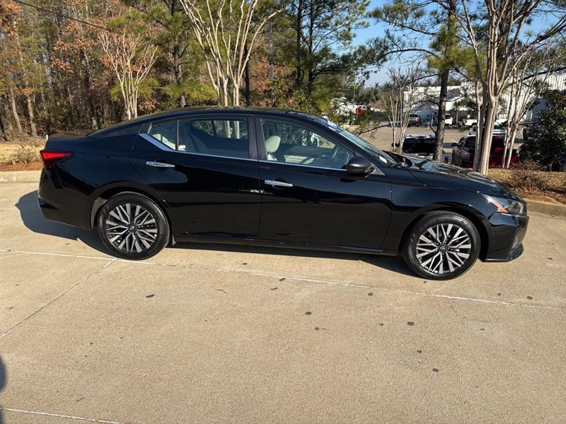 Nissan Altima 2.5 SV 2025