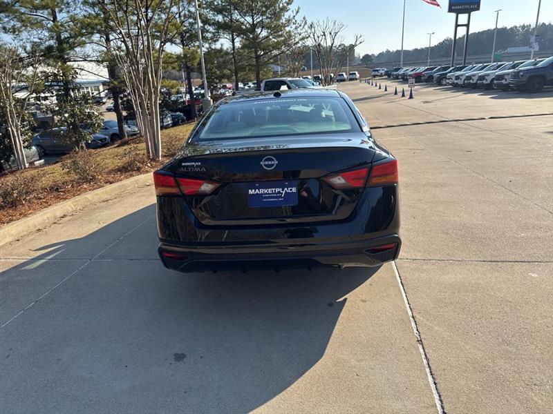 Nissan Altima 2.5 SV 2025