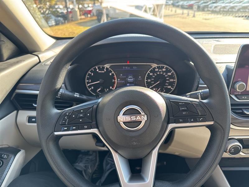 Nissan Altima 2.5 SV 2025