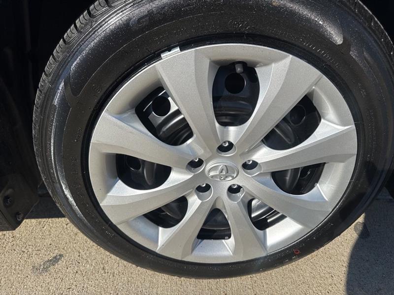 Toyota Corolla LE 2024