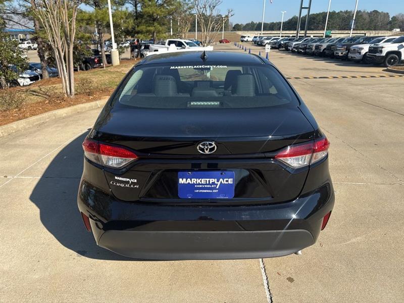 Toyota Corolla LE 2024