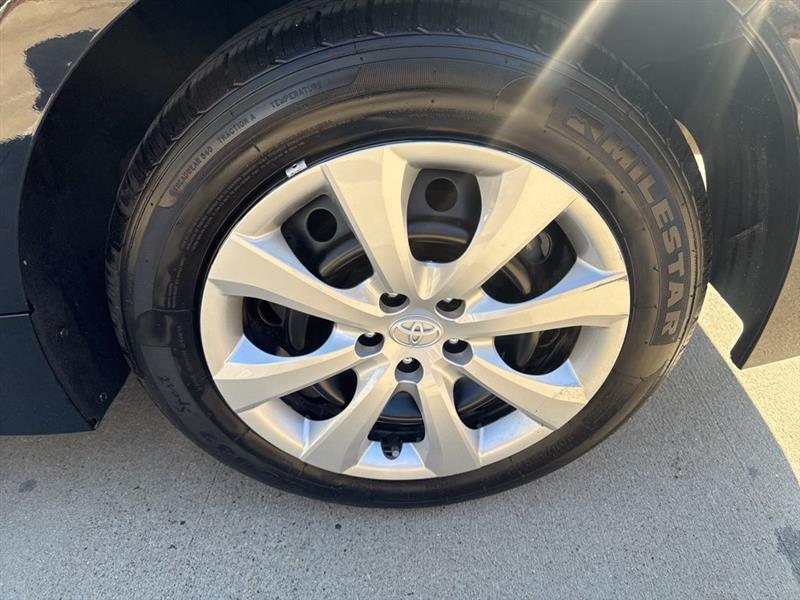 Toyota Corolla LE 2024