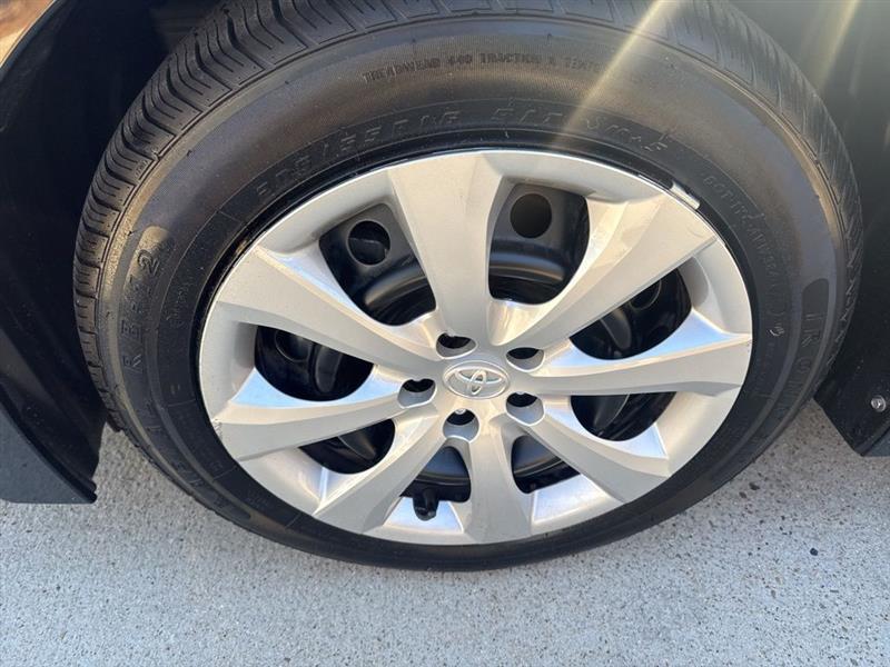 Toyota Corolla LE 2024