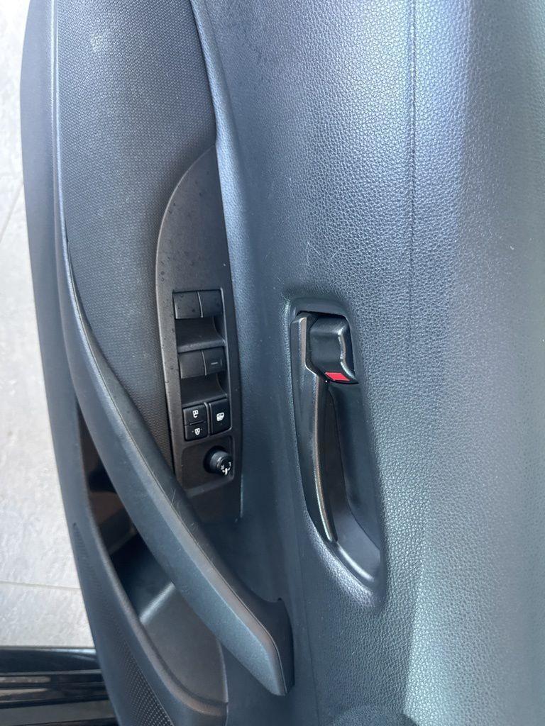 Toyota Corolla LE 2024