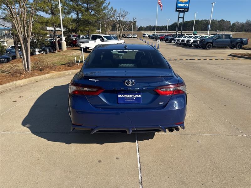 Toyota Camry SE 2024