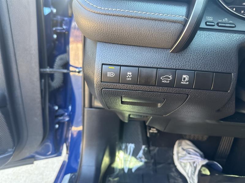 Toyota Camry SE 2024