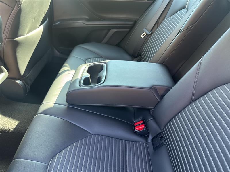 Toyota Camry SE 2024