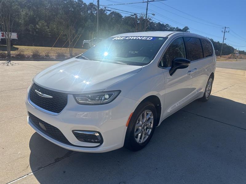 Chrysler Pacifica Touring L 2024