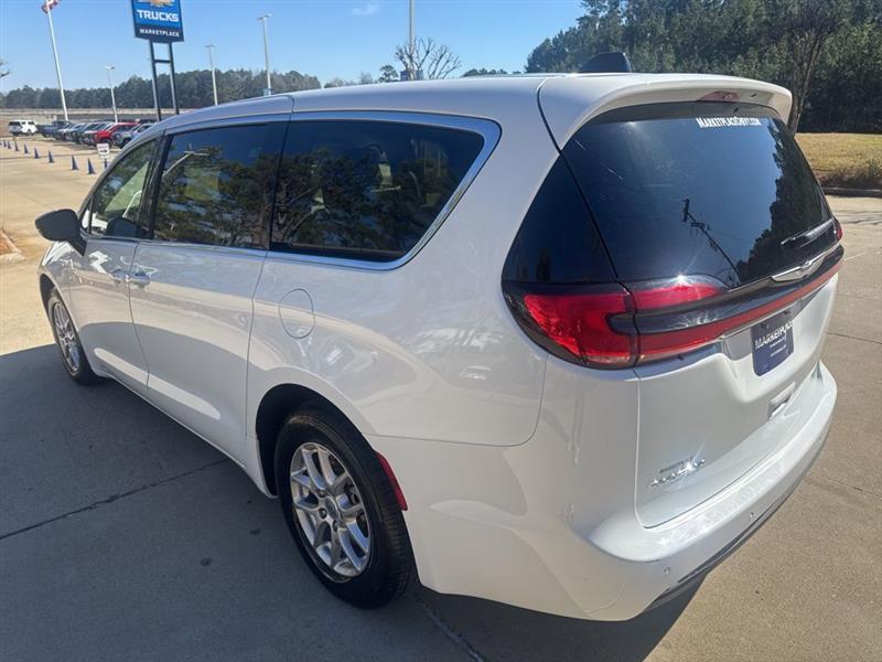 Chrysler Pacifica Touring L 2024