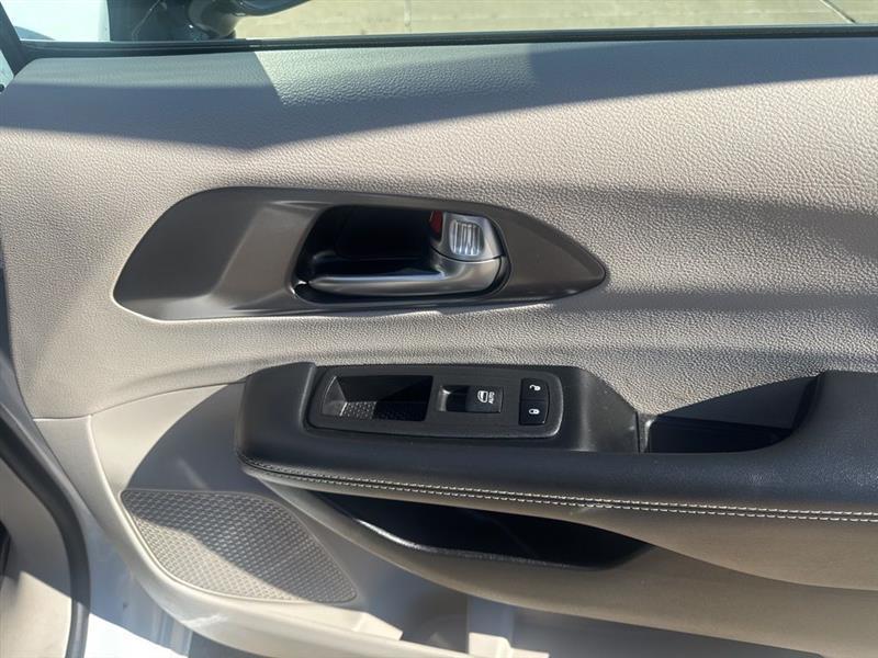 Chrysler Pacifica Touring L 2024