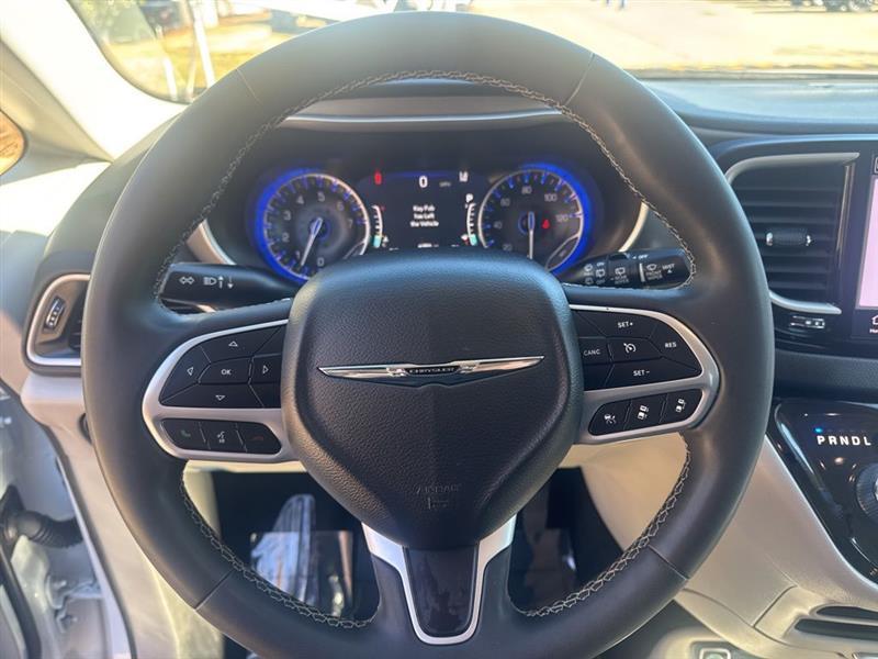 Chrysler Pacifica Touring L 2024