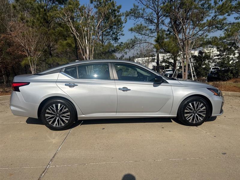 Nissan Altima 2.5 SV 2024