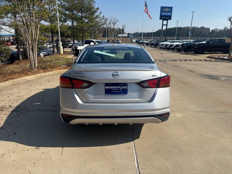 Nissan Altima 2.5 SV 2024