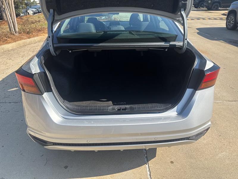 Nissan Altima 2.5 SV 2024