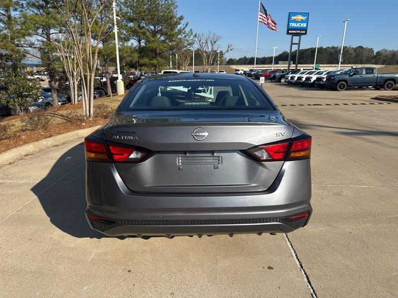 Nissan Altima 2.5 SV 2024