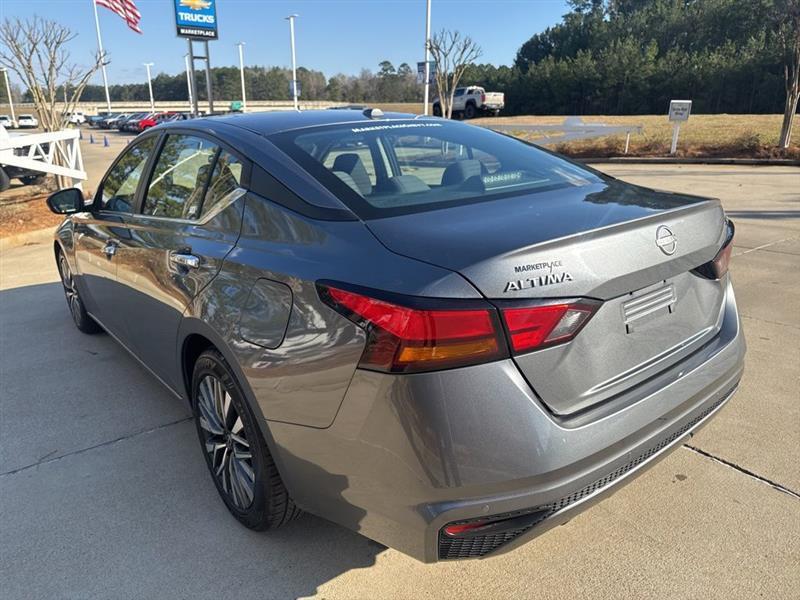 Nissan Altima 2.5 SV 2024