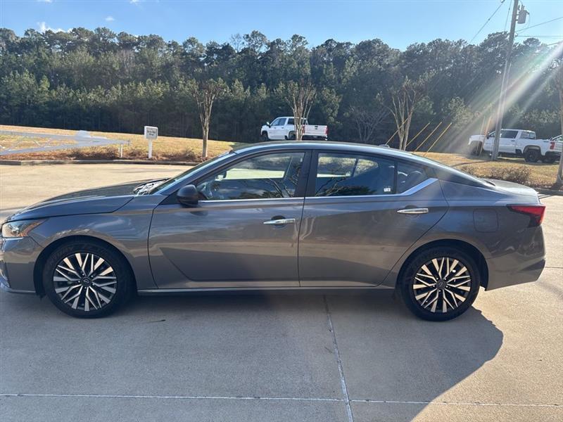 Nissan Altima 2.5 SV 2024