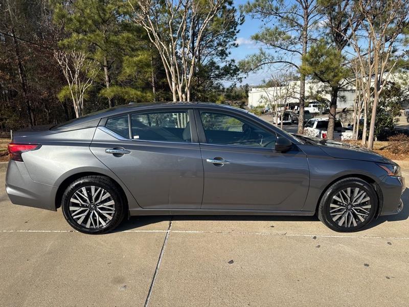 Nissan Altima 2.5 SV 2024