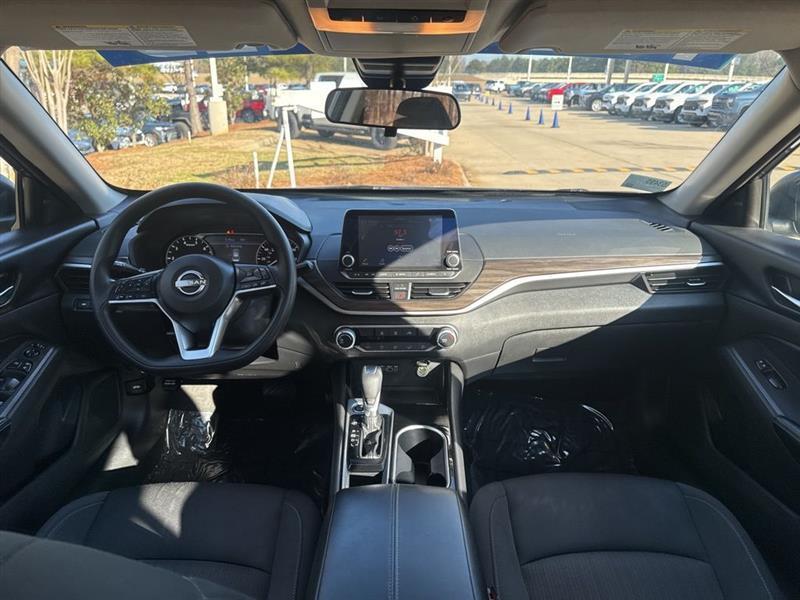 Nissan Altima 2.5 SV 2024
