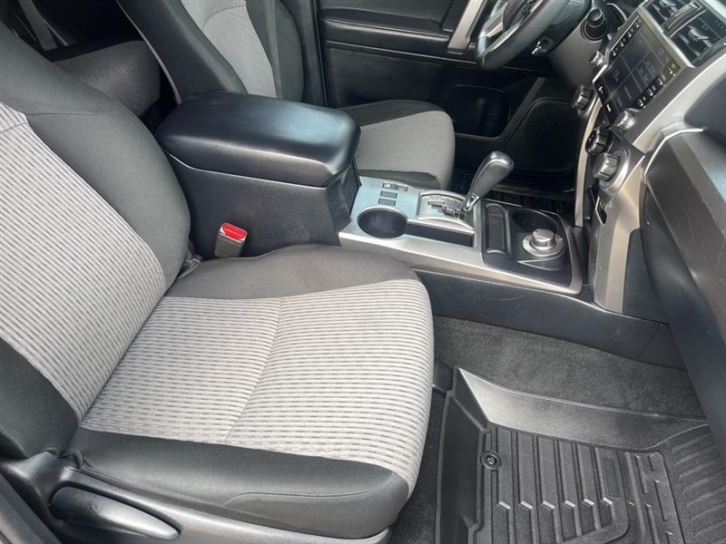 Toyota 4Runner SR5 4WD 2021