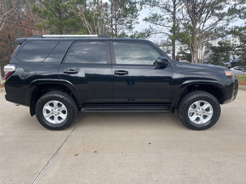 Toyota 4Runner SR5 4WD 2021