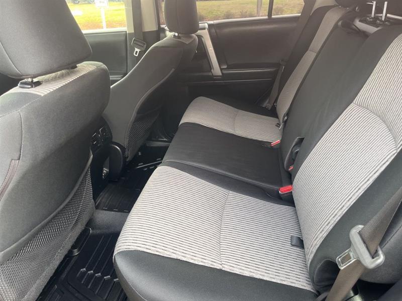 Toyota 4Runner SR5 4WD 2021