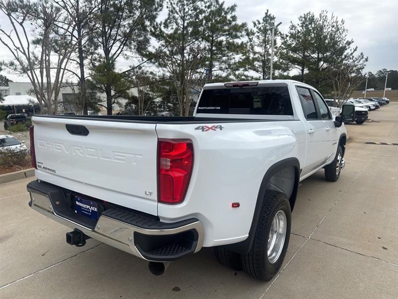 Chevrolet Silverado 3500HD LT Crew Cab 4WD 2025