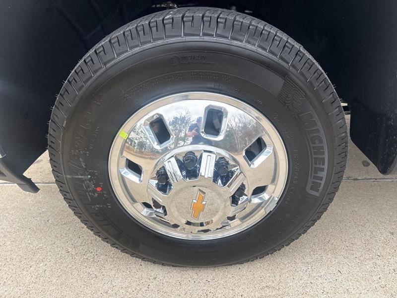 Chevrolet Silverado 3500HD LT Crew Cab 4WD 2025