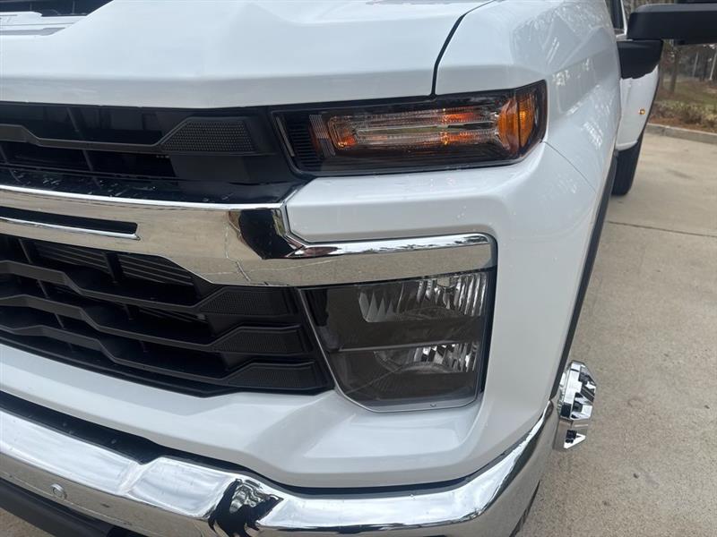 Chevrolet Silverado 3500HD LT Crew Cab 4WD 2025