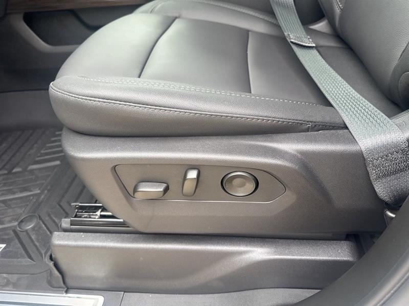 Chevrolet Silverado 3500HD LT Crew Cab 4WD 2025