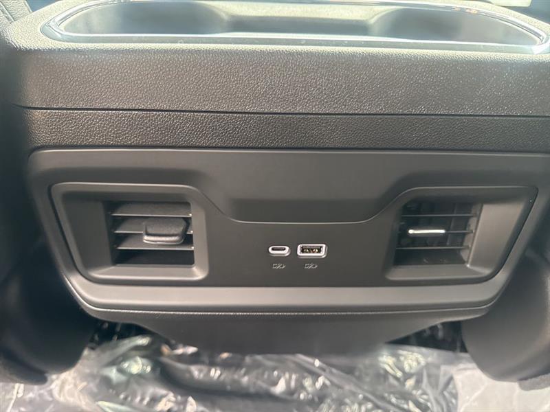 Chevrolet Silverado 3500HD LT Crew Cab 4WD 2025