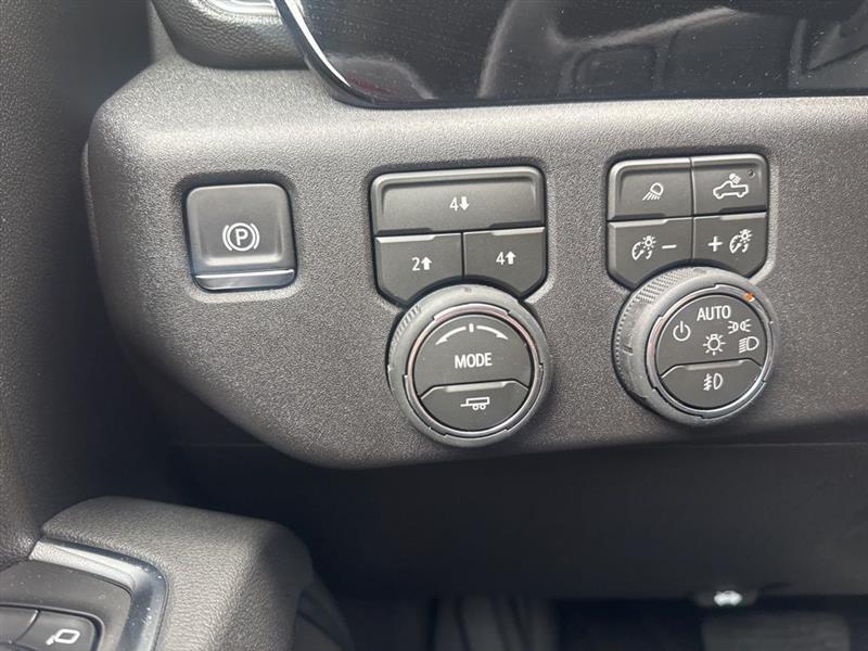 Chevrolet Silverado 3500HD LT Crew Cab 4WD 2025