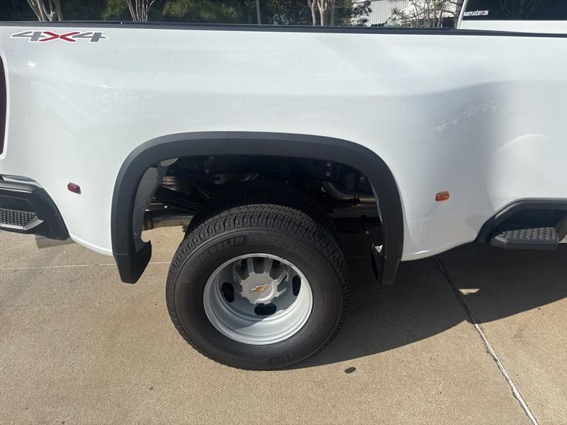 Chevrolet Silverado 3500HD Work Truck Crew Cab 4WD 2026