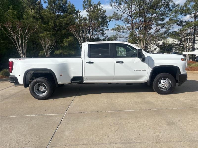 Chevrolet Silverado 3500HD Work Truck Crew Cab 4WD 2026