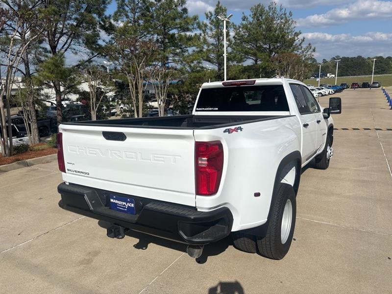 Chevrolet Silverado 3500HD Work Truck Crew Cab 4WD 2026