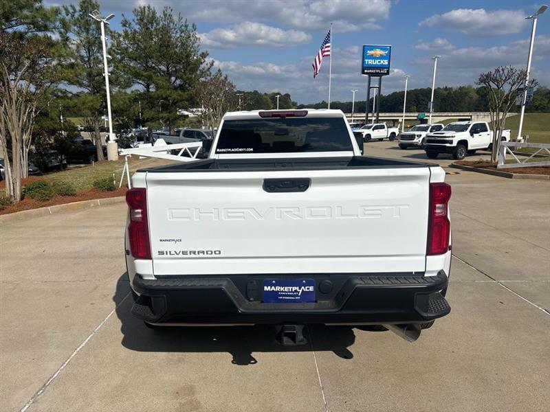 Chevrolet Silverado 3500HD Work Truck Crew Cab 4WD 2026