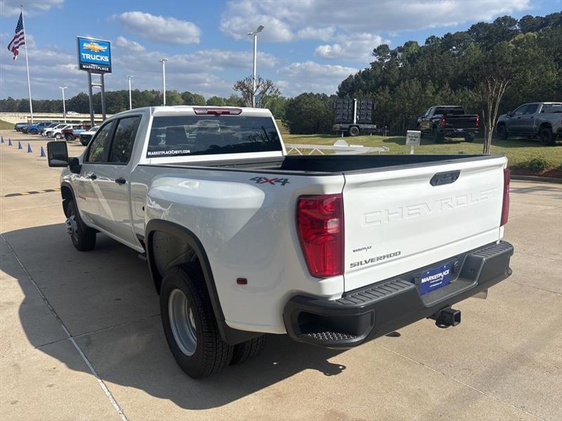 Chevrolet Silverado 3500HD Work Truck Crew Cab 4WD 2026