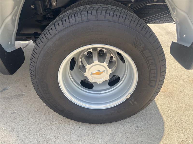 Chevrolet Silverado 3500HD Work Truck Crew Cab 4WD 2026