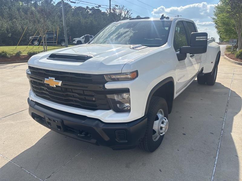 Chevrolet Silverado 3500HD Work Truck Crew Cab 4WD 2026