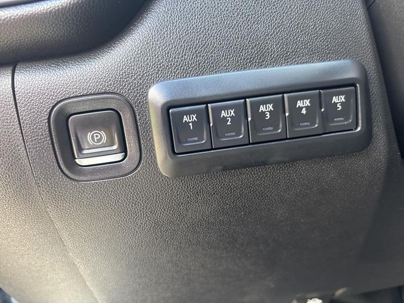 Chevrolet Silverado 3500HD Work Truck Crew Cab 4WD 2024