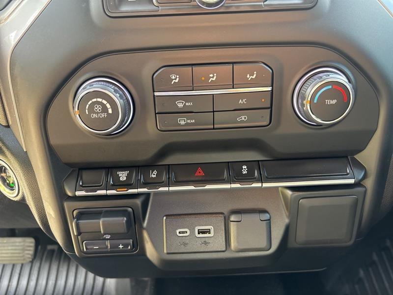 Chevrolet Silverado 3500HD Work Truck Crew Cab 4WD 2024