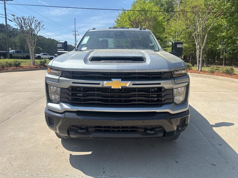 Chevrolet Silverado 2500HD Custom Double Cab Long Box 4WD 2026