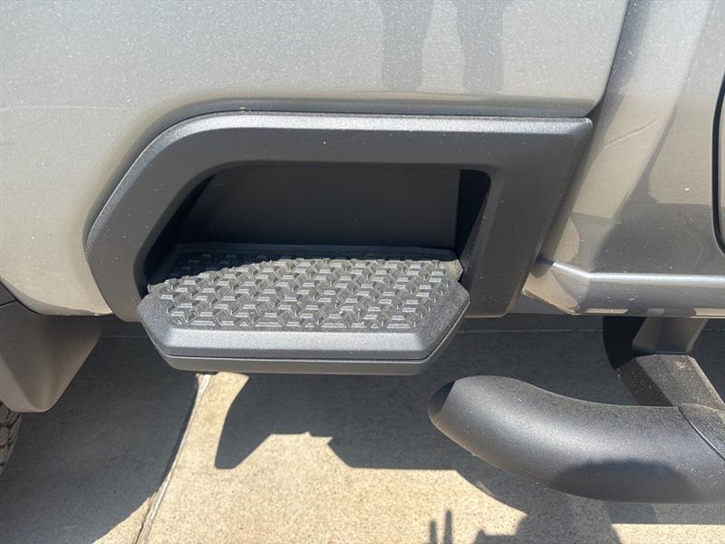 Chevrolet Silverado 2500HD Custom Double Cab Long Box 4WD 2026